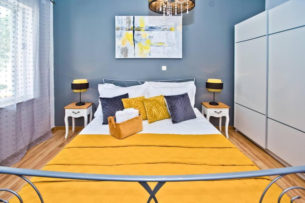 Apartman Tino With Two Sunny Terace Hvar Town Exterior foto