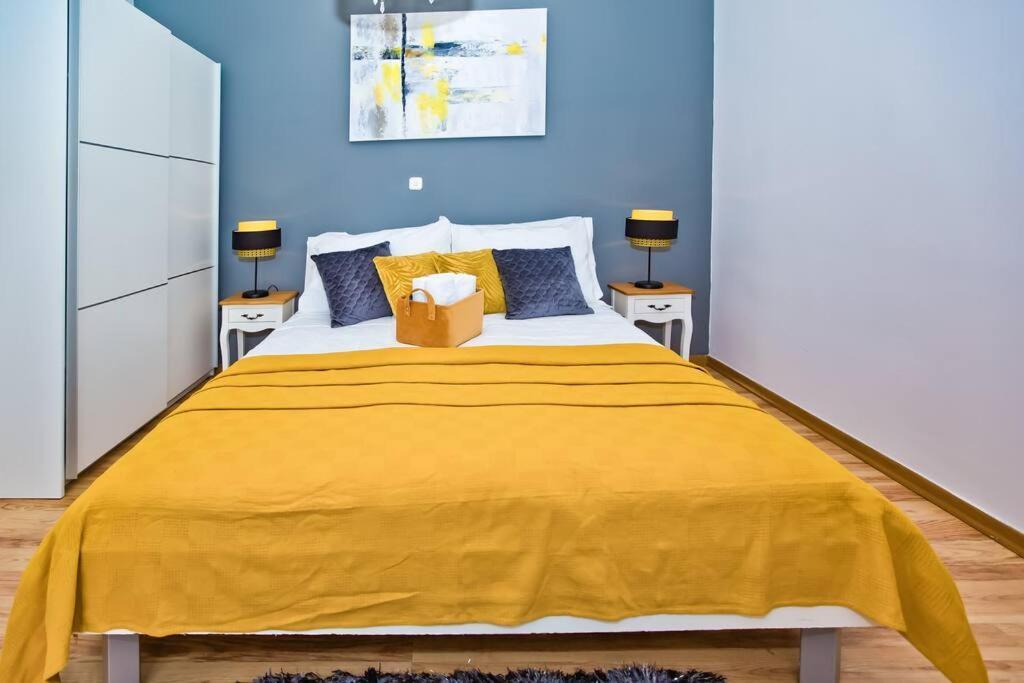 Apartman Tino With Two Sunny Terace Hvar Town Exterior foto