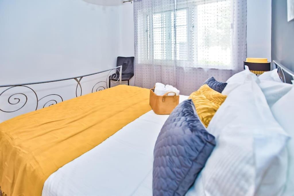 Apartman Tino With Two Sunny Terace Hvar Town Exterior foto